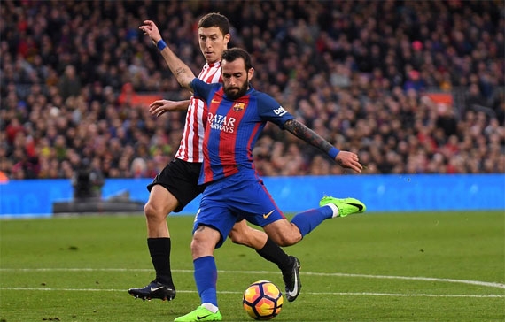 messi-sut-phat-ghi-ban-tu-goc-hep-barca-rut-ngan-cach-biet-voi-real-page-2-1