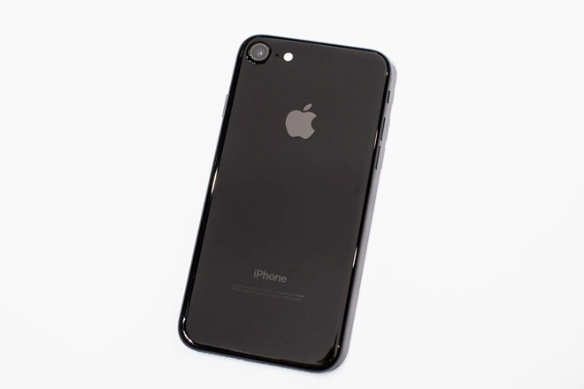 Tuong lai, iPhone Jet Black khong con bi tray xuoc hinh anh 1