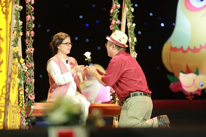 Xuan Bac buc xuc khi khan gia livestream show hai o Ha Noi hinh anh 5