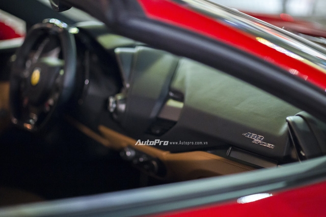 Ngựa chồm Ferrari 488 Spider màu đỏ dạo phố cuối tuần - Ảnh 12.