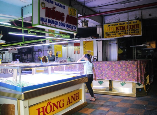 nha-vang-dua-dy-hang-rieng-gia-sjc-di-xuong