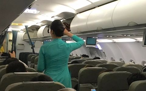 Kết quả hình ảnh cho Phạt khách Trung Quốc dọa đánh tiếp viên Vietnam Airlines