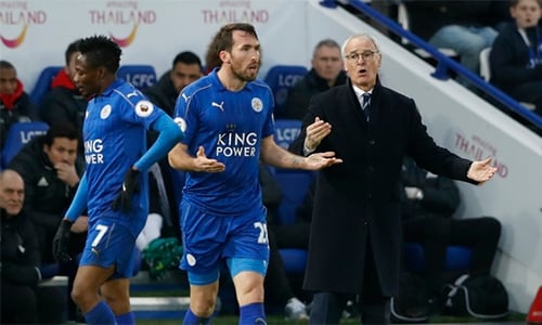 schmeichel-so-leicester-rot-hang-sau-khi-thua-man-utd-1