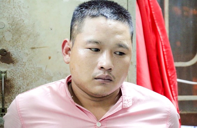 Bi ao giac, nam thanh nien vac dao doi chem me ruot hinh anh 1