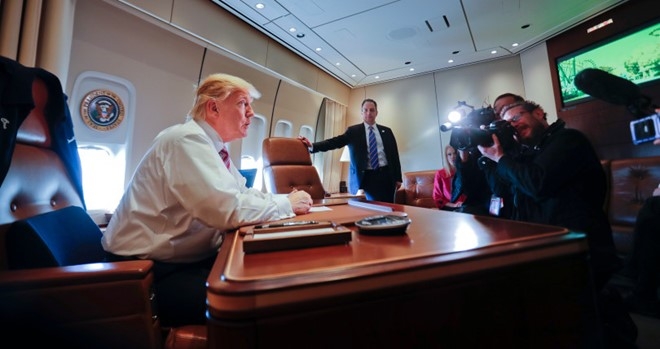 Cap duoi phat hoang vi cach dieu hanh cua Donald Trump hinh anh 2
