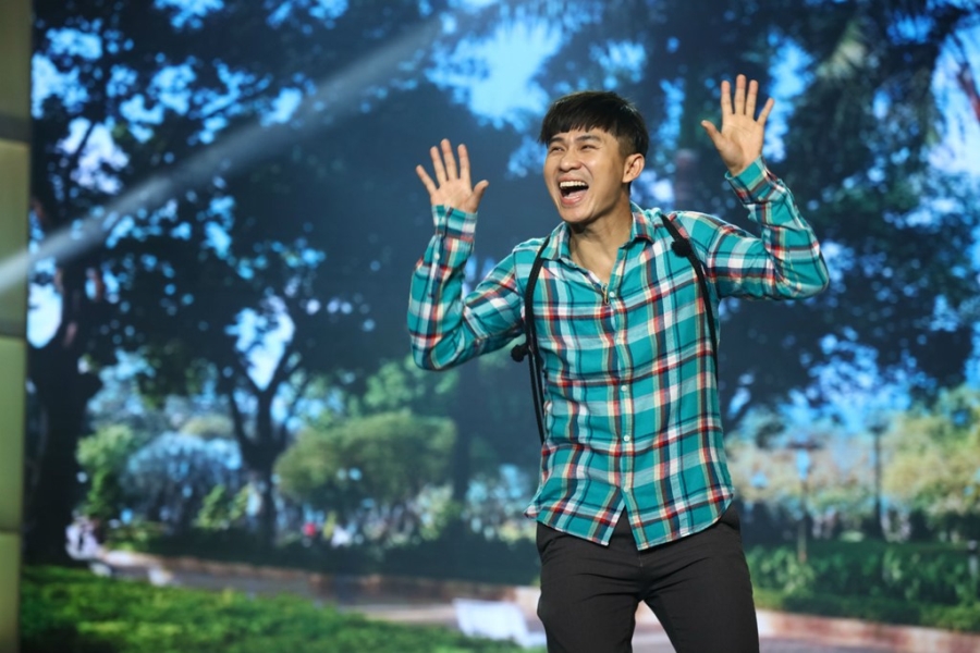 Viet Trinh de nghi Ly Hung hon minh tren ghe nong hinh anh 10