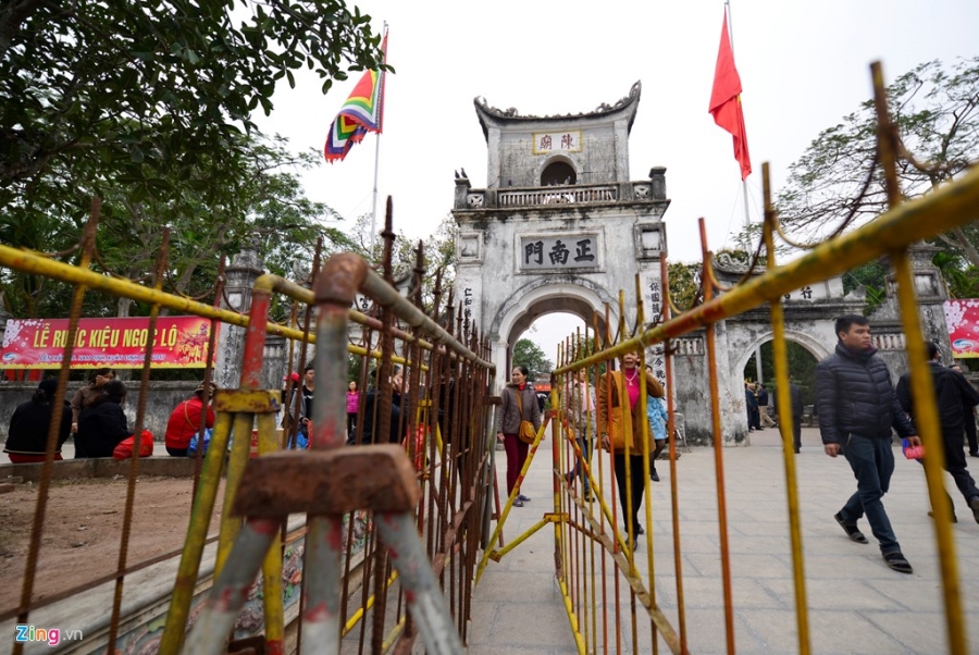 2.000 nguoi dam bao an ninh cho le khai an den Tran hinh anh 3