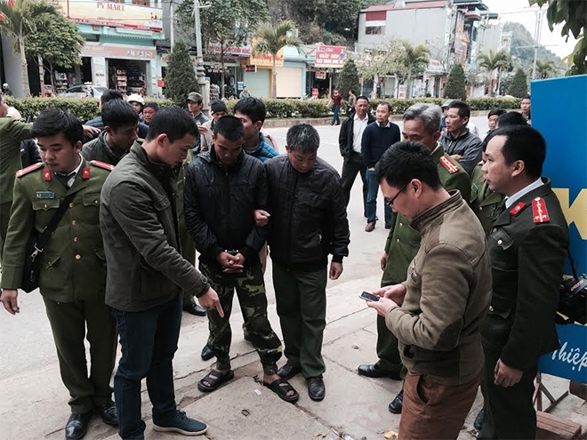 bat nghi pham giet ban, vui gach giau xac ngay o khu dan cu hinh anh 3