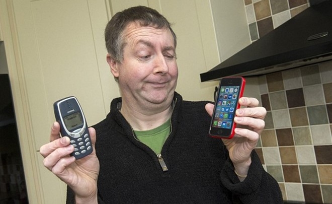 Dien thoai 'dap da' dan tro lai, de doa vi the smartphone hinh anh 1