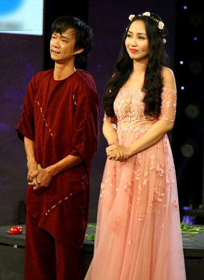 Chàng trai bán bún riêu Nguyễn Văn Út (trái) vào vai thằng gù trong tác phẩm Thằng gù nhà thờ Đức Bà.