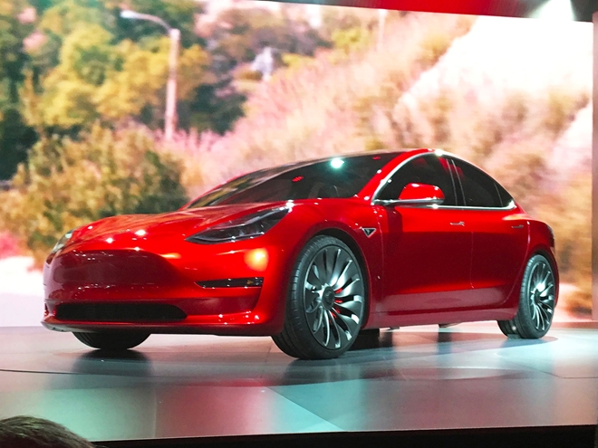 Tesla Model 3 bi nghi khong san xuat dung hen hinh anh 1