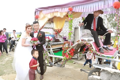 9X xứ Nghệ rước dâu bằng xe ngựa: 'Muốn vợ em ấn tượng dù tốn kém' - ảnh 5