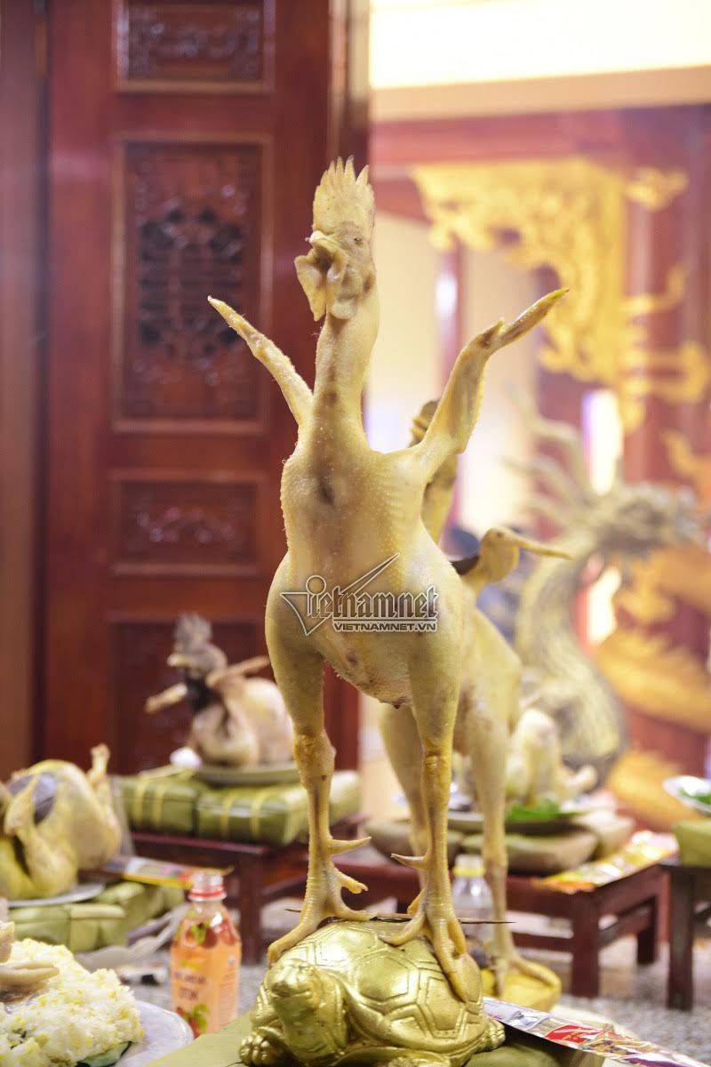 Độc đáo thế ‘gà bay’ trên cỗ cúng rằm tháng Giêng