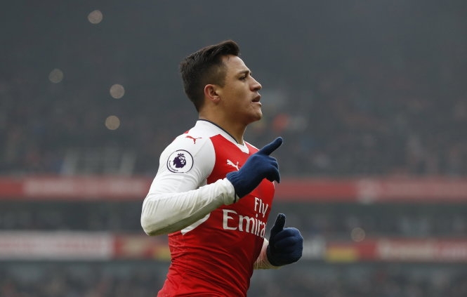 ​Sanchez ghi bàn bằng tay, Arsenal thắng chật vật Hull City