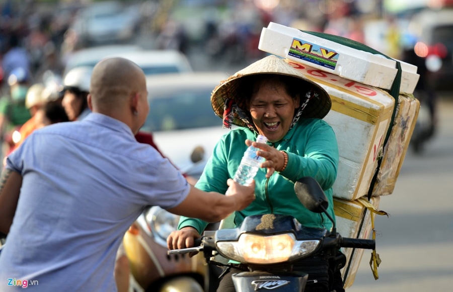 Tuyen duong an uong mien phi ngay ram o Binh Duong hinh anh 4