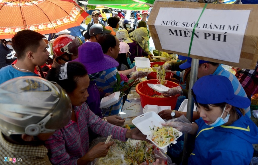 Tuyen duong an uong mien phi ngay ram o Binh Duong hinh anh 19