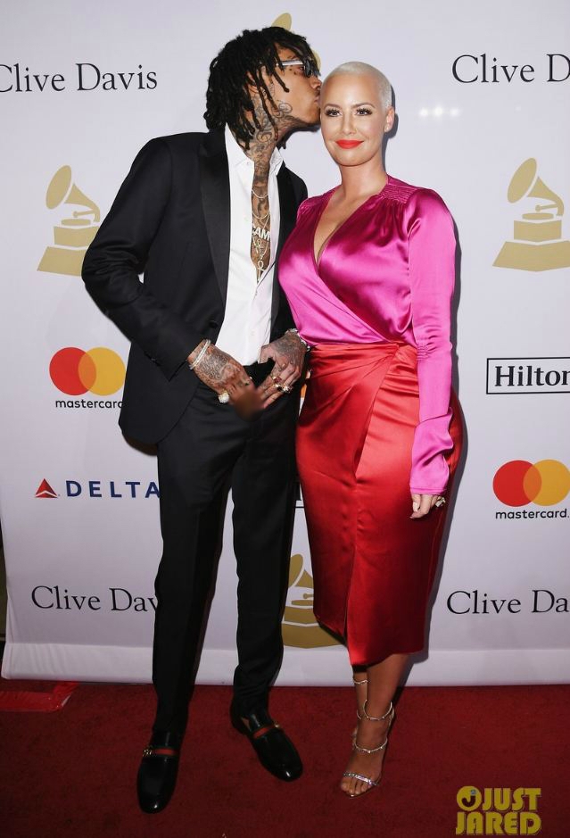 Loạt sao nữ thi nhau khoe vòng 1 gợi cảm trên thảm đỏ tiệc tiền Grammy 2017 - Ảnh 12.