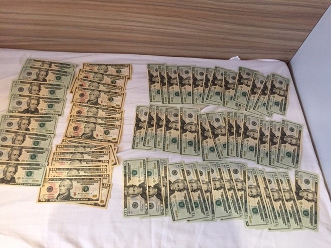 Nhan vien tau tra lai 1.200 USD cua nu du khach bo quen hinh anh 1