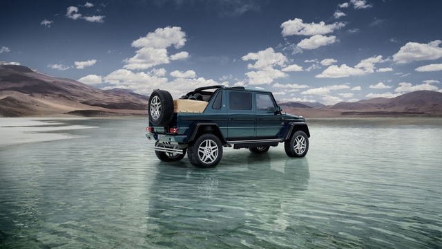SUV siêu sang Mercedes-Maybach G650 Landaulet chính thức trình làng - Ảnh 5.