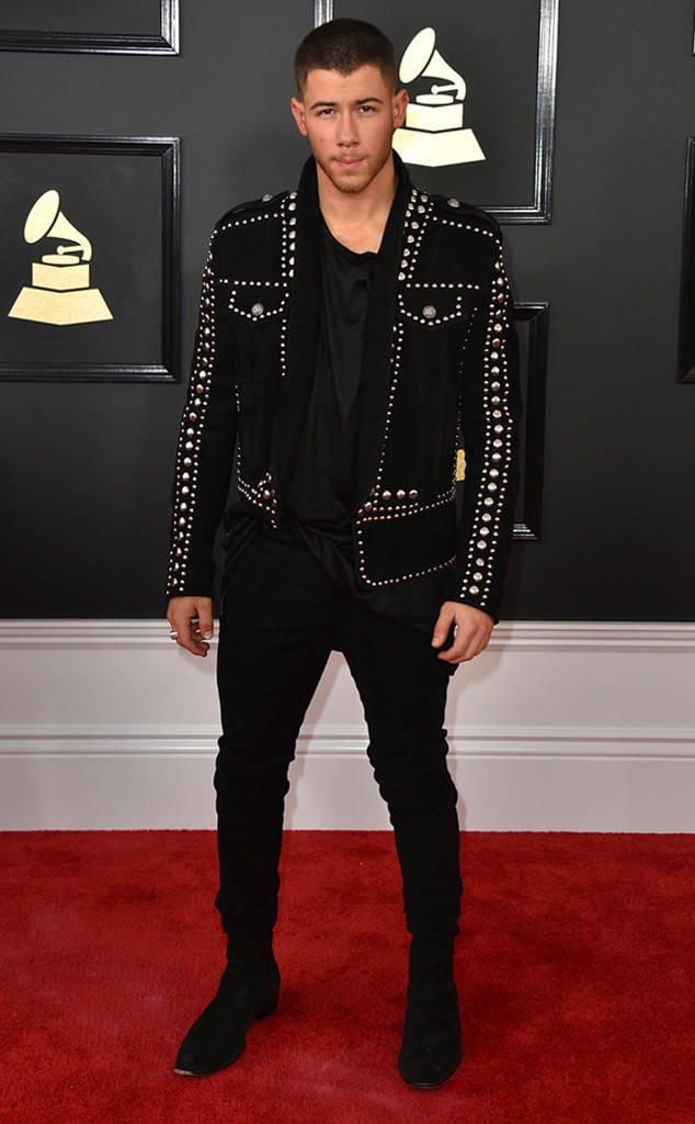 Thảm đỏ Grammy 2017: Người đẹp lộng lẫy, kẻ thả rông vòng 1 táo bạo - Ảnh 18.