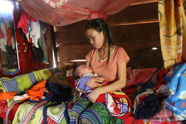  Một tháng trước, Dung sinh con trai đầu lòng khi chưa tròn 16 tuổi 