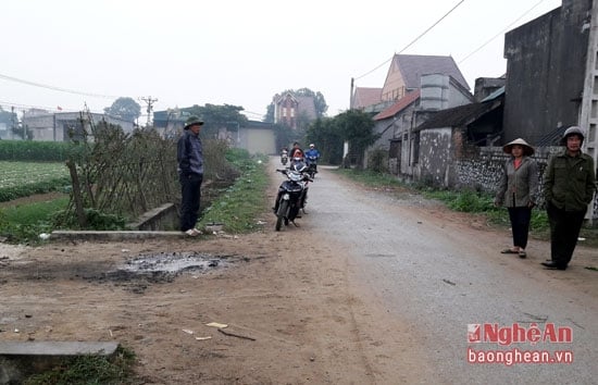 mau thuan, chem 3 nguoi trong thuong trong dem hinh anh 1