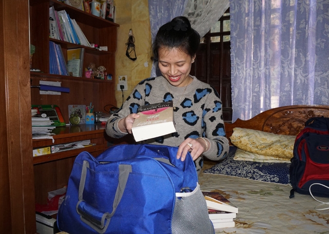 Trong hành trang của nữ tân binh này không thể thiếu những cuốn sách gối đầu giường