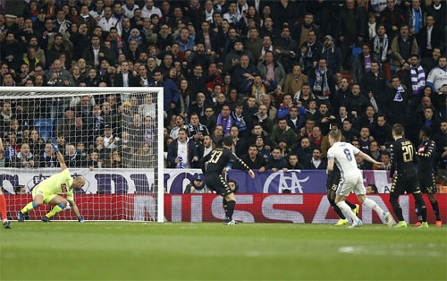 casemiro-vo-le-ghi-ban-tu-30-m-real-dat-mot-chan-vao-tu-ket-2