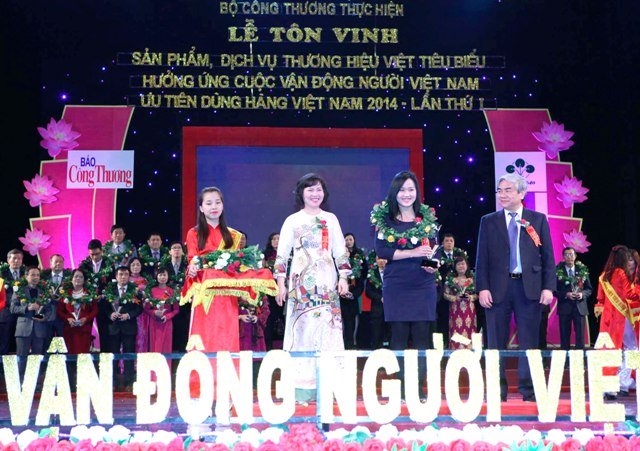 Hai ái nữ 8x, chức lớn của bà Hồ Thị Kim Thoa