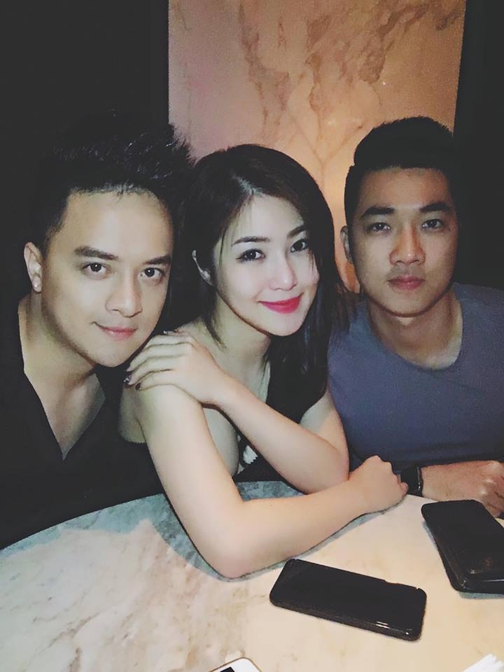 hau valentine, huong tram khoe qua co nhat thiet phai sexy the nay? hinh anh 5