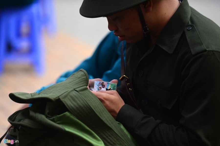 Nu tan binh tai TP.HCM trong ngay nhap ngu hinh anh 17