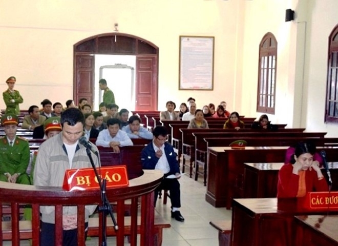 Chem guc hang xom vi nghi nem da vao nha minh hinh anh 1