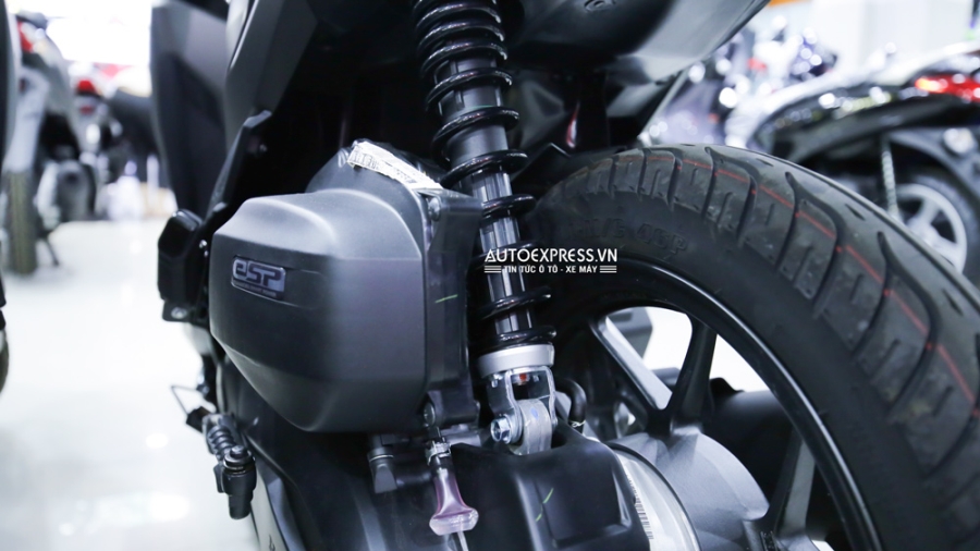 Phuộc xe Honda Vario 150 là loại đơn, chỉ có một bên trái