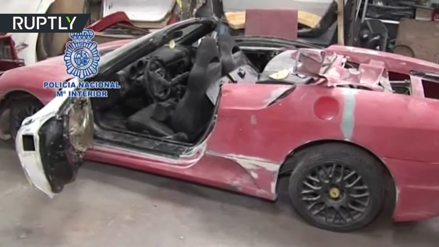 Ba nguoi bi bat vi san xuat Ferrari va Lamborghini nhai hinh anh 3