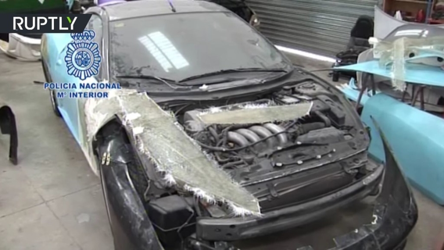 Ba nguoi bi bat vi san xuat Ferrari va Lamborghini nhai hinh anh 4