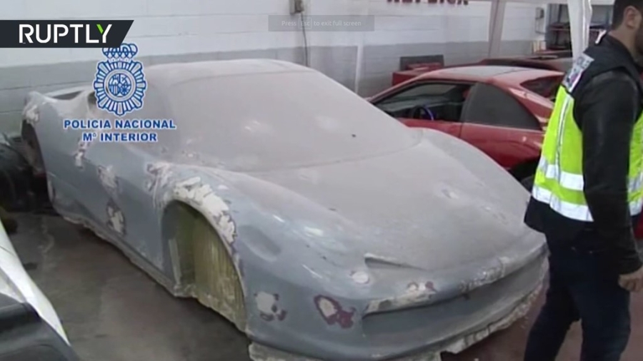 Ba nguoi bi bat vi san xuat Ferrari va Lamborghini nhai hinh anh 5
