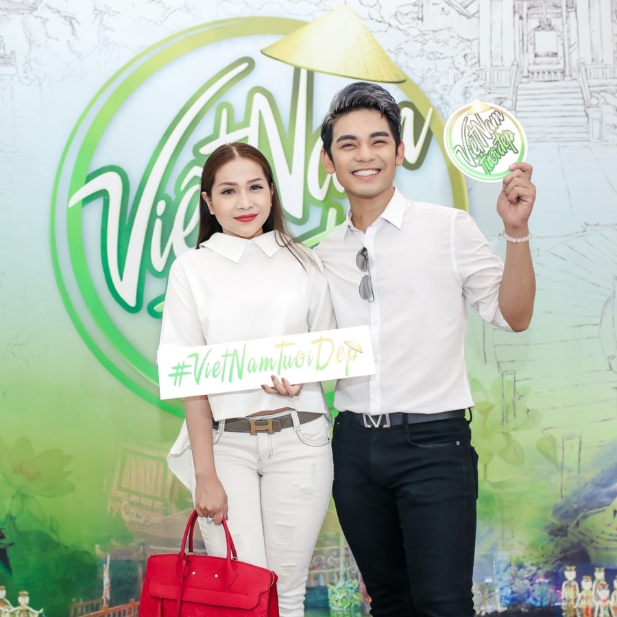 Ha Ho, Thanh Hang noi bat giua dan sao hinh anh 11