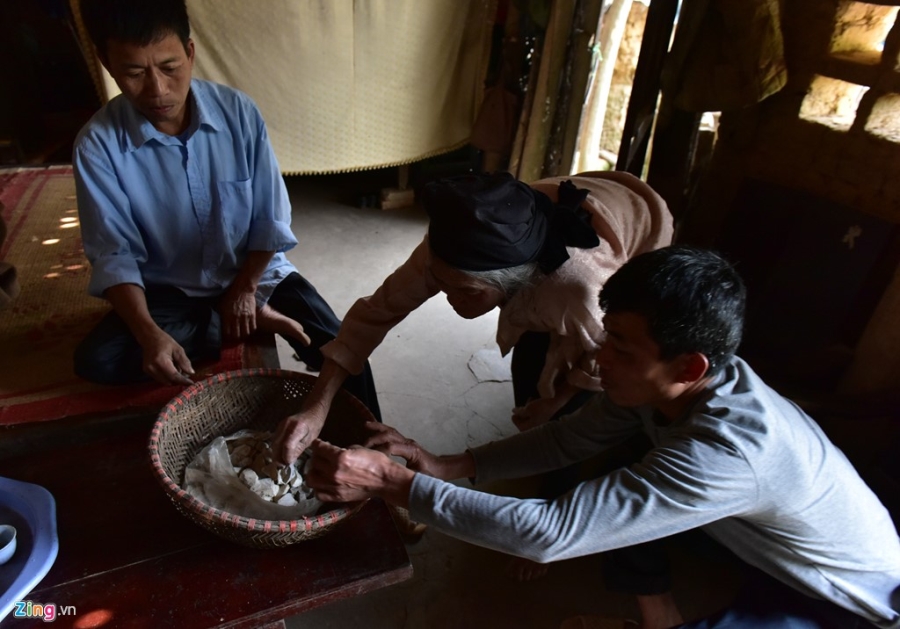 Nhung nguoi boc dat ve an chi co o Vinh Phuc hinh anh 1