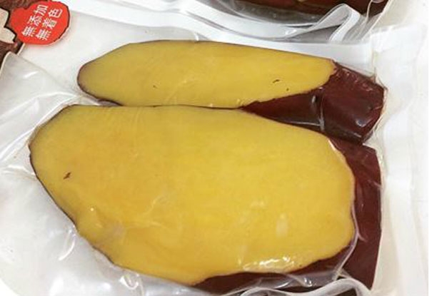 Khoai lang 500 ngàn/củ, chị em chia nhau từng lát
