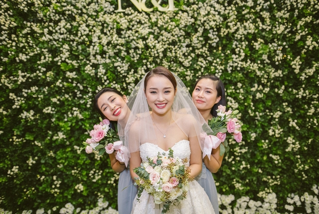 Cặp vợ chồng doanh nhân Hà Nội chi gần 1 tỷ để tổ chức đám cưới lung linh ngàn ngọn nến - Ảnh 8.