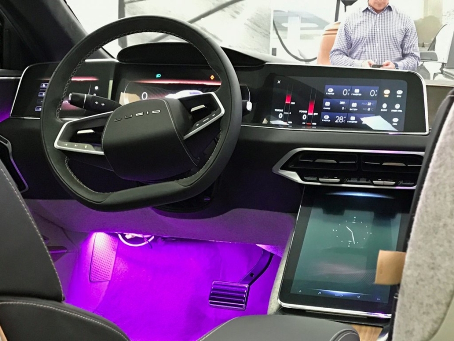 Chi tiet doi thu cua Tesla Model S manh 1.000 ma luc hinh anh 10