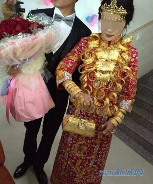 co dau 18 tuoi 'suong phat dien' khi nhan sinh le la chiec vali dung 11 ty dong - 5