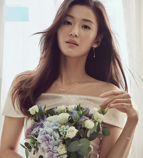 Nhan sắc U40 đầy quyến rũ của ‘nàng tiên cá' Jun Ji Hyun ảnh 4