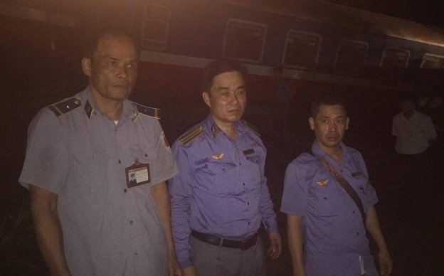Tàu hỏa, tàu hỏa đâm xe tải, xe tải, tàu đâm xe tải ở Huế, tai nạn giao thông