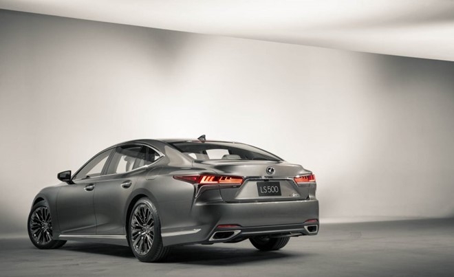 Xe sang Lexus LS500h tiet lo truoc ngay ra mat hinh anh 2