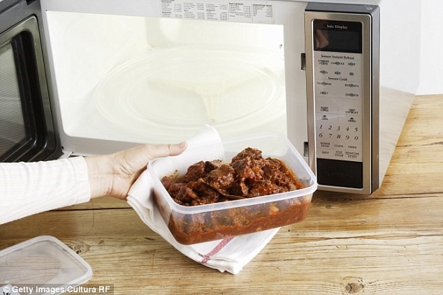 10 vat dung ban hon bon cau tai noi lam viec hinh anh 1