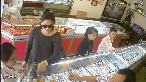 clip: dan canh trom gan 10 cay vang trong tiem vang o lang son hinh anh 2