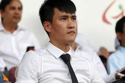 trò hề, sân Thống Nhất, CLB Long An, Công Vinh, Minh Nhựt