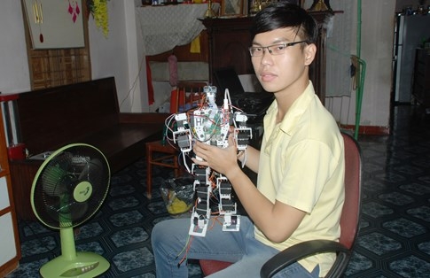 Nam sinh 23 tuổi suy thận với luận văn khiến hội đồng bảo vệ rơi nước mắt - ảnh 2