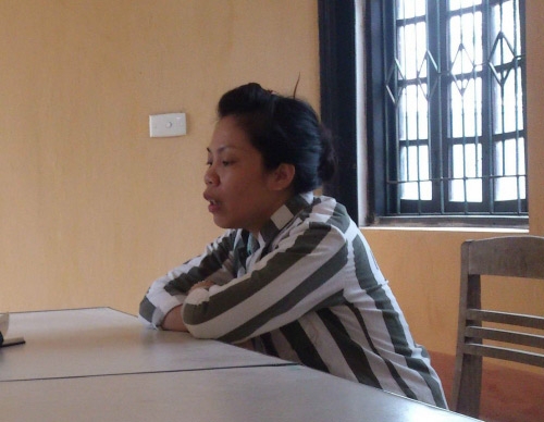 noi day dut cua nu pham nhan day ganh nang len vai me gia 80 tuoi - 1